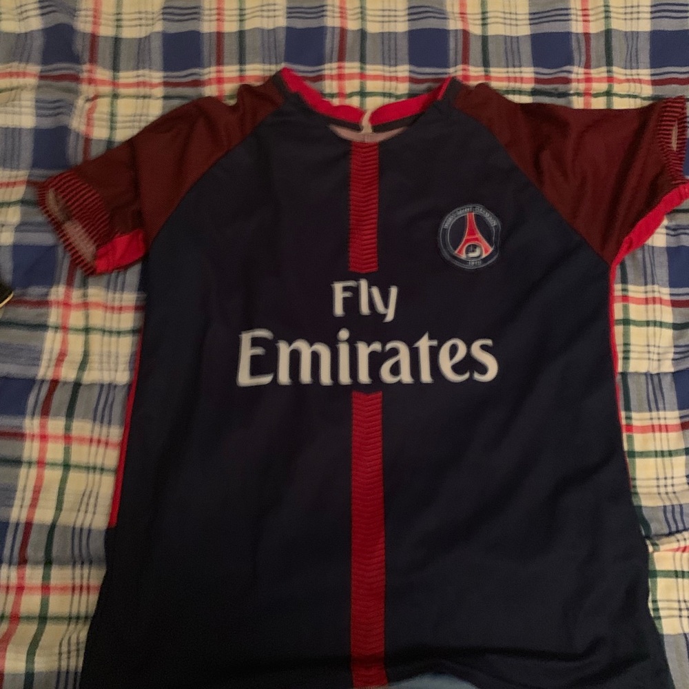 PSG jersey no holes